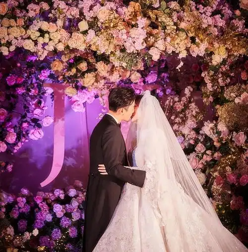 唐嫣嫁给身家10亿的罗靖后,被宠成刷地铁卡都刷不到的巨婴 唐嫣嫁给身家10亿的罗靖后,被宠成刷地铁卡都刷不到的巨婴