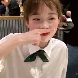  最新可爱女生头像剪刀手卖萌可爱女生真人头像