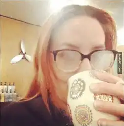  眼镜一戴就会终生被困扰的悲剧,还要被朋友嘲笑