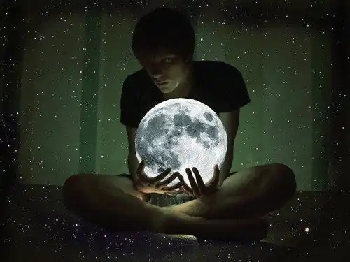  晚安心语的经典语句,句句触动心灵
