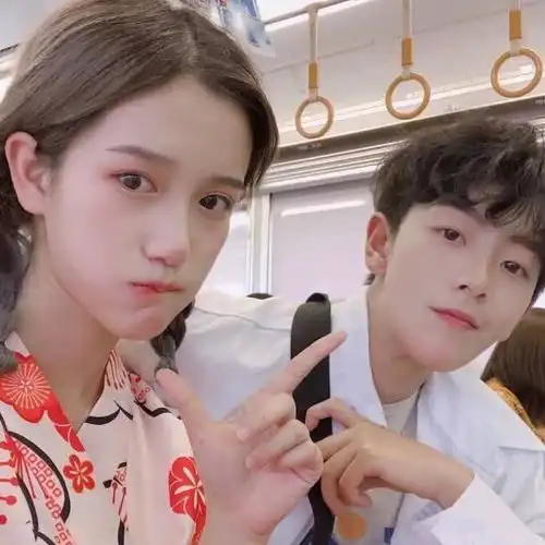 2019高清萌小孩情侣一对