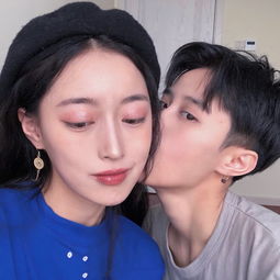  亲吻姐姐情侣接吻头像qq头像扣扣居