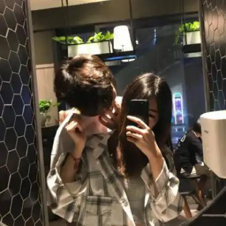  超拽的情侣头像一男一女傲气长在骨子里