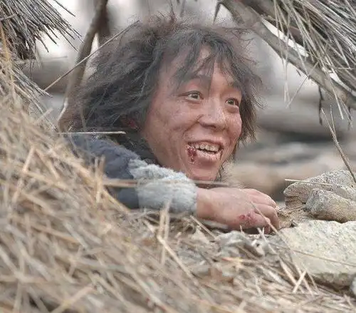 同样是演乞丐,周星驰用手抓饭,刘德华路边蹲,她是来搞笑的  同样是演乞丐,周星驰用手抓饭,刘德华路边蹲,她是来搞笑的