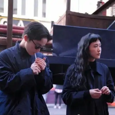  双人情侣头像两张一起你走的路