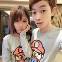  超爱的qq情侣头像我还想站在你的右边