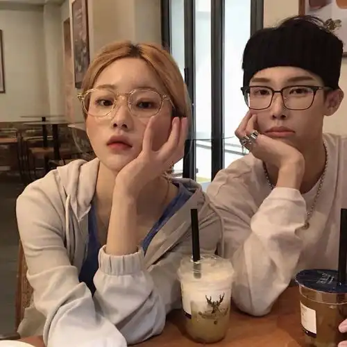 ins头像情侣一左一右婉