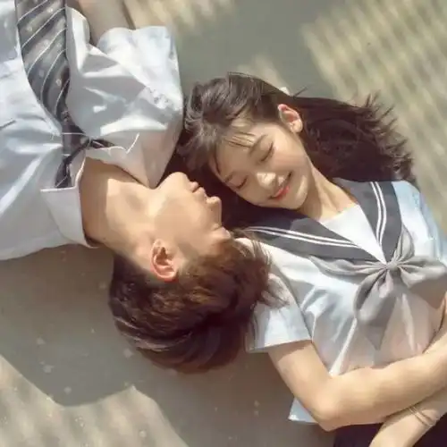 男生情侣头像图片真强