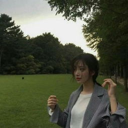  港风复古女生头像朦胧美