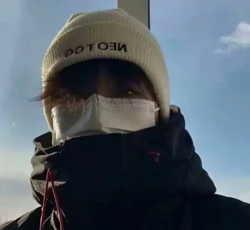 抖音口罩阳光男头像