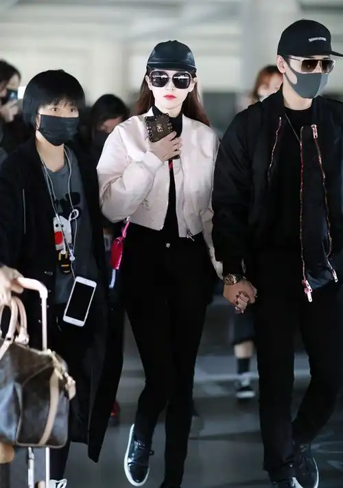  唐嫣结婚了气质也少女,罗晋一身大男人范,和老婆一起显霸总气场
