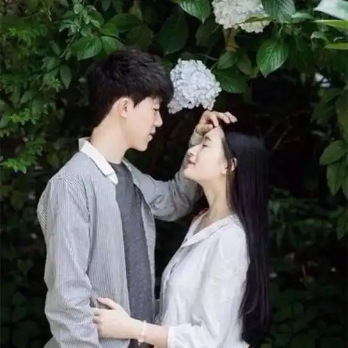  40岁大龄剩女的悲哀朋友的孩子都快结婚了,而我还在单着