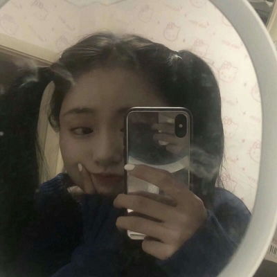 精选女头对镜自拍那些让你崩溃女生头像我要个性网