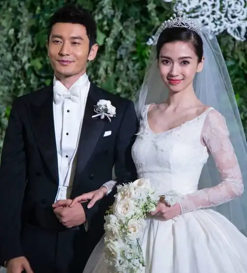 杨颖深夜收工陪儿子购物5岁小海绵侧颜太优越,手捧零食好有爱 杨颖深夜收工陪儿子购物5岁小海绵侧颜太优越,手捧零食好有爱