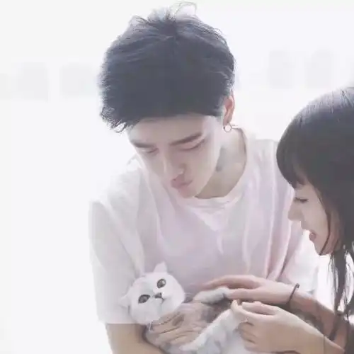  情侣头像真人一人一半,不离不弃相伴一生