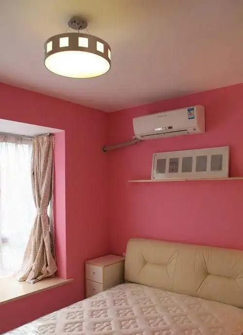  简约风格卧室咖啡色墙面漆效果图