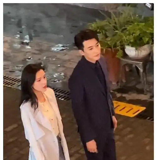 王思聪前女友疑恋情被曝,与刘学义一个房间,女方随后迅速辟谣言 王思聪前女友疑恋情被曝,与刘学义一个房间,女方随后迅速辟谣言