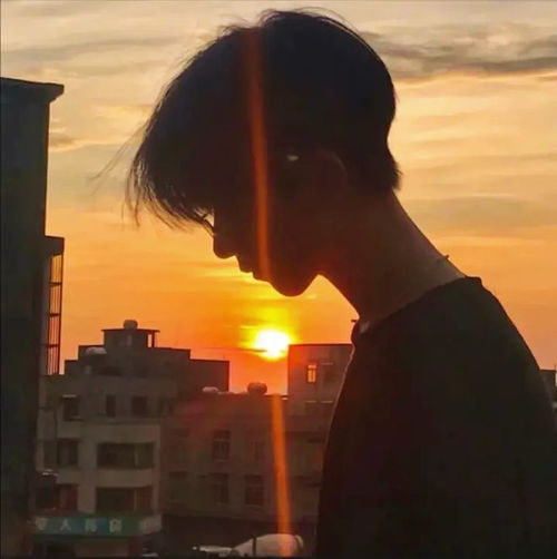  10张高级感微信头像,男生必备