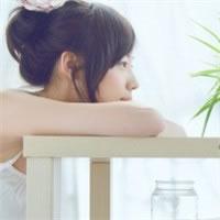 头像女情侣一左一右不再