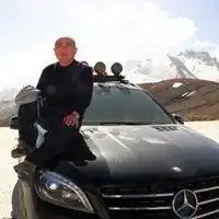 坐在奔驰引擎盖上的头像微信头像图片大全 坐在奔驰引擎盖上的头像微信头像图片大全