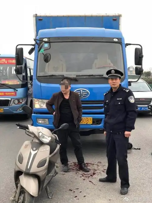 汉中男子因交通堵塞与人吵架持刀刺伤货车司机 汉中男子因交通堵塞与人吵架持刀刺伤货车司机