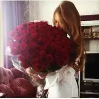 手捧鲜花的女生qq头像和你记忆还深深在我的脑海 手捧鲜花的女生qq头像和你记忆还深深在我的脑海