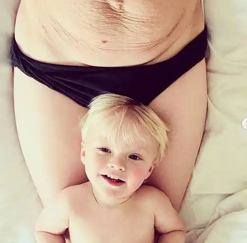 情侣头像宝宝婴儿私密