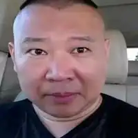  车内自拍头像男微信头像图片大全