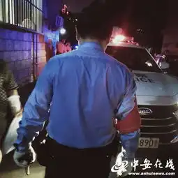  小情侣闹分手男子欲跳楼五旬警察为救人浑身汗透
