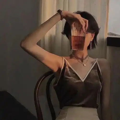  真人女头换个头像