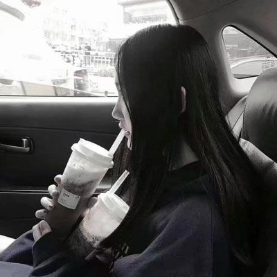  抖音情侣头像一左一右高低调独唱反调