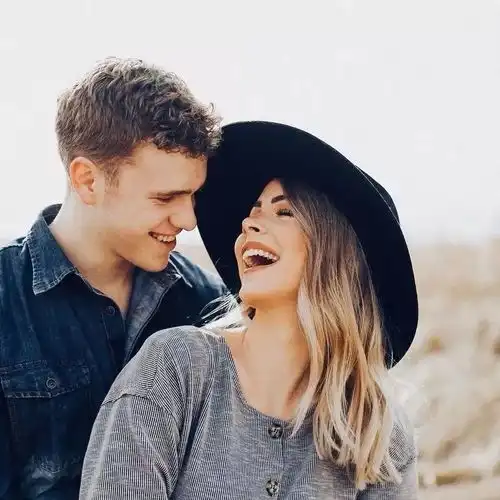 情侣头像长相很显小是什么体验 情侣头像长相很显小是什么体验