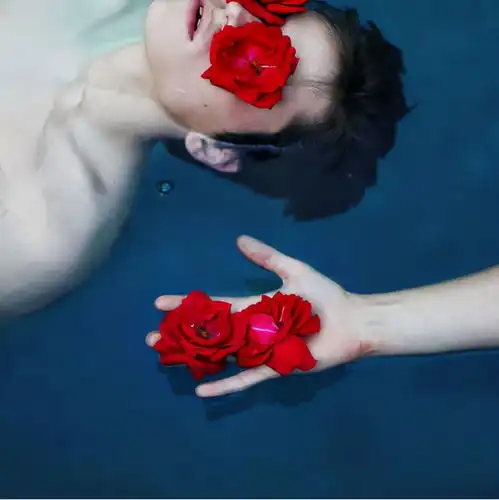  心理学那些从高空跳楼自杀的人,真的会在半空中后悔吗