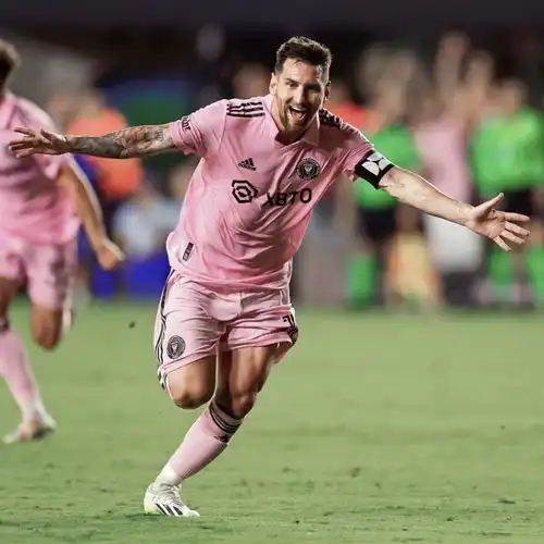 布布熊情侣头像梅西