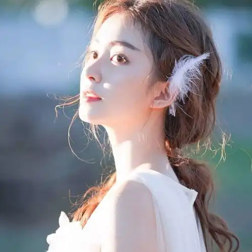  女生头像丨时间终将我对你的爱消耗殆尽心底