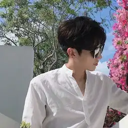  情侣头像丨要把生命浪费在美好的事物上比如你