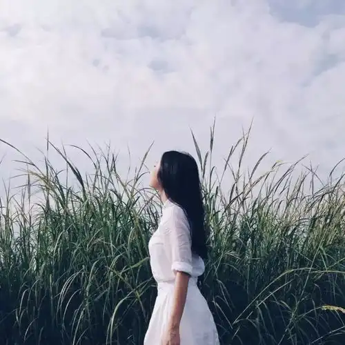 老君山红帽女情侣头像老