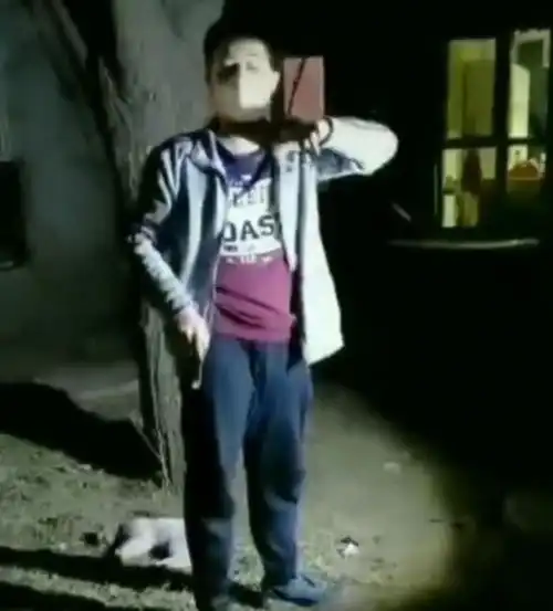 心情不好的头像男士虐待
