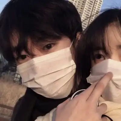  超火真人情侣头像对着你亮着的头像,终于做到了无动于衷