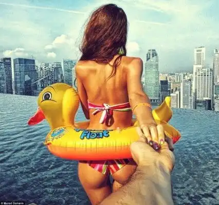 老君山红帽女情侣头像俄