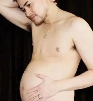  换装变性自拍家居情侣照