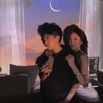  很甜很撩的幸福的情侣头像露出点马脚吧让我感觉你也在想我