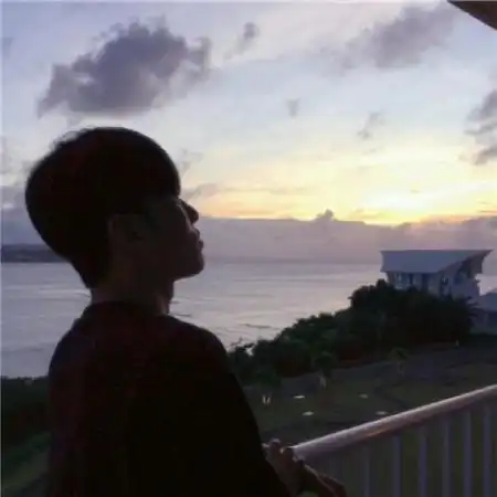  2020年微信情侣头像图片不顾一切的奔向你