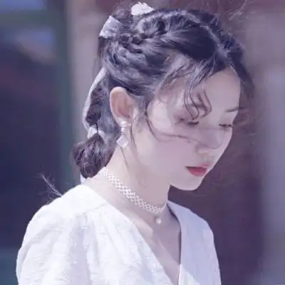  极度伤感颓废女生头像孤独堕落微信女头