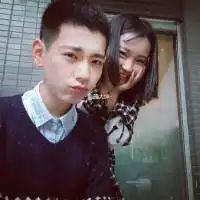  放不下你是我说该一左一右情侣头像