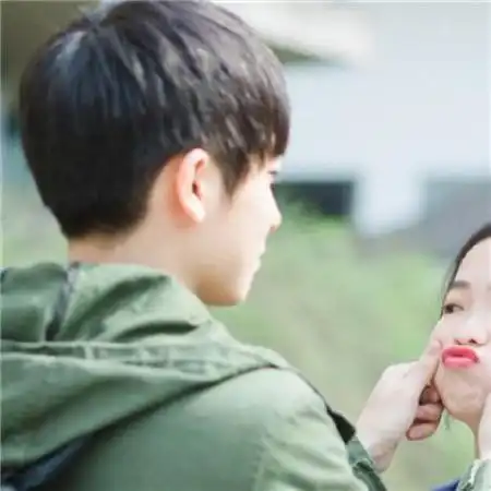  情侣头像小清新两张一对,特别好看的帅哥美女组合