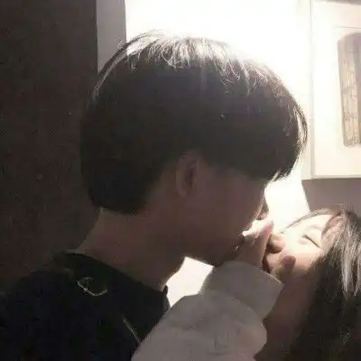 情侣头像文案男生
