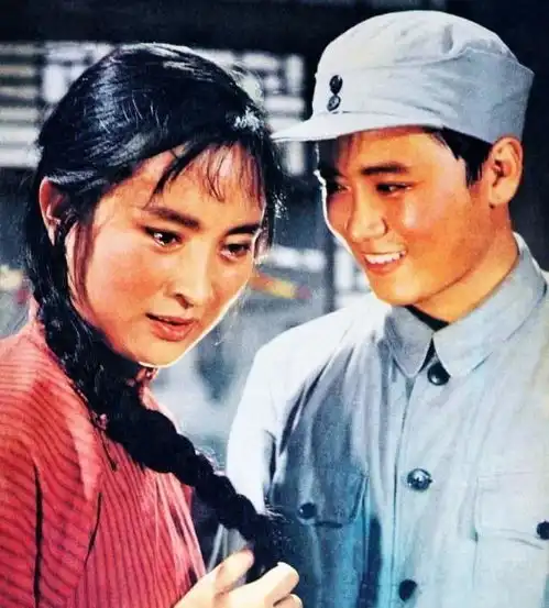  张金玲从演员到画家,曾是北影之花,甘当多年主妇,离婚后逆袭