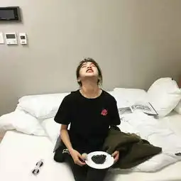  这个图片是情侣头像吗求男的那一张