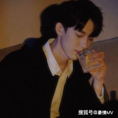 情侣头像暗黑霸气一男一女真人热恋期